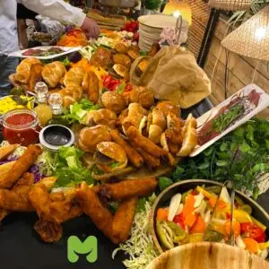 שולחן שוק בשרי