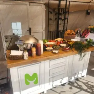 דוכן שניצל בחלה