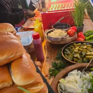 דוכן נקניקיות מאסטרים כיף לאירוע